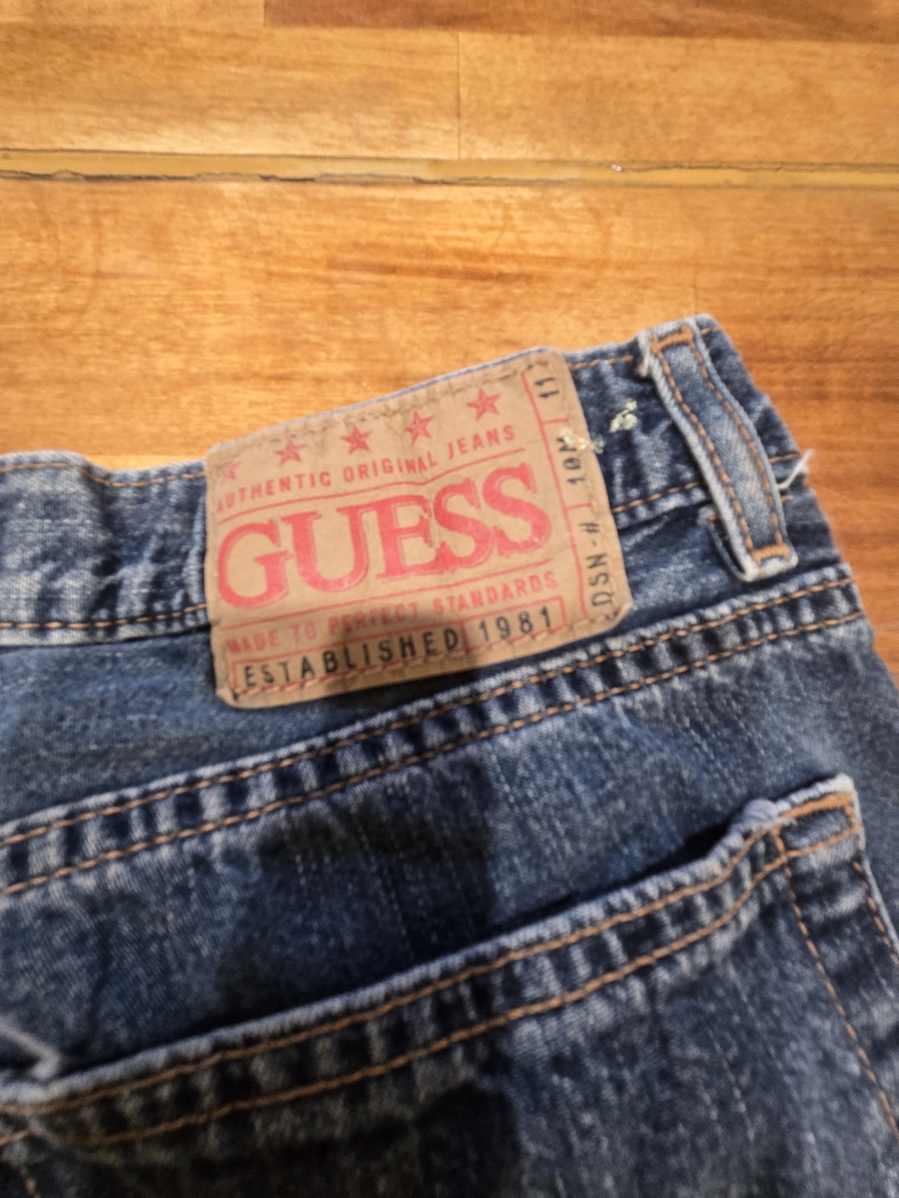 Guess Womans Relaxed Fit Blue Mid Calf Jeans - Picture 6 of 8